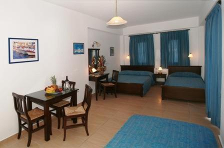 Aegean Sky Hotel-Suites มาเลีย ภายนอก รูปภาพ